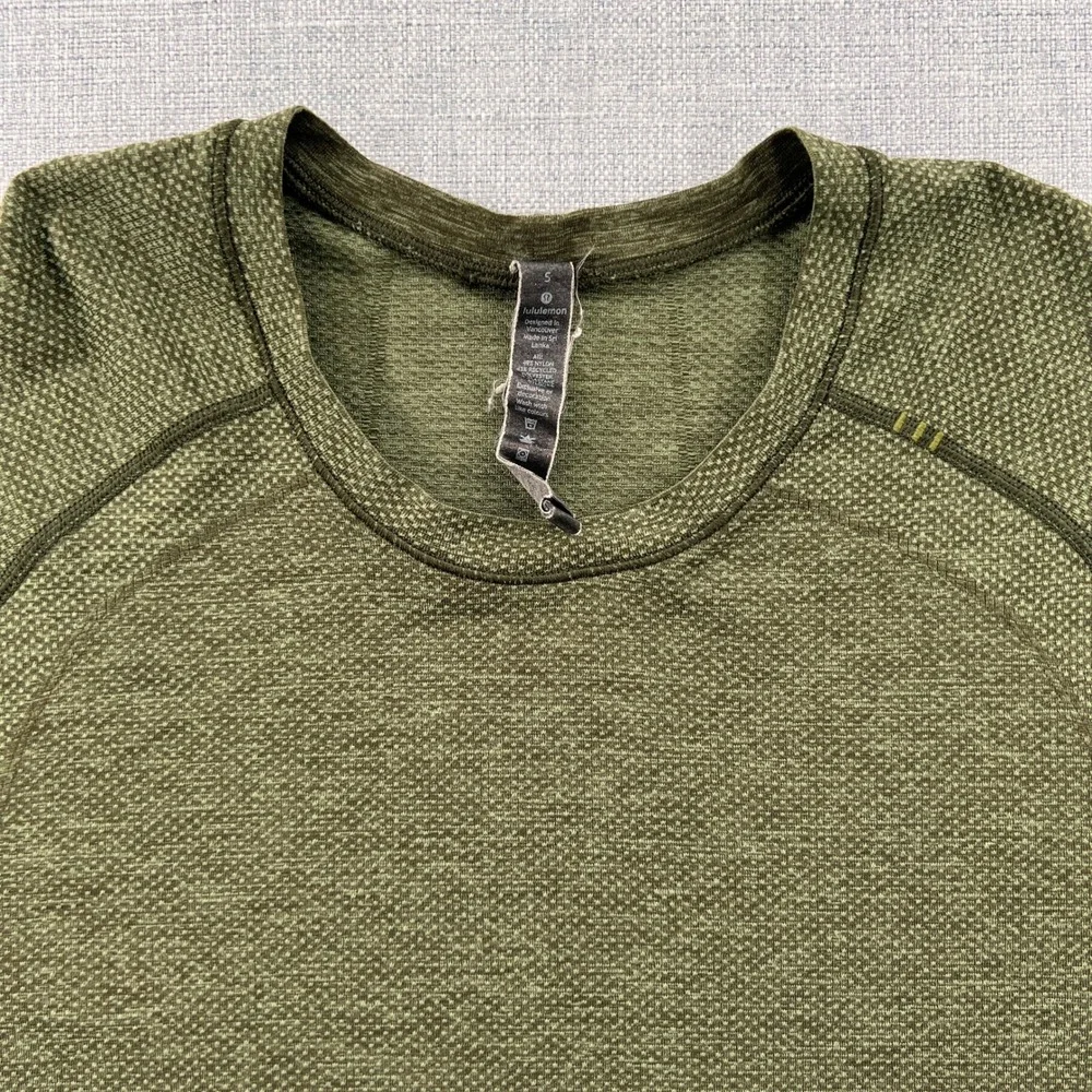 Lululemon Metal Vent Tech 2.0 Long Sleeve Shirt Men Small Olive Green Active Gym